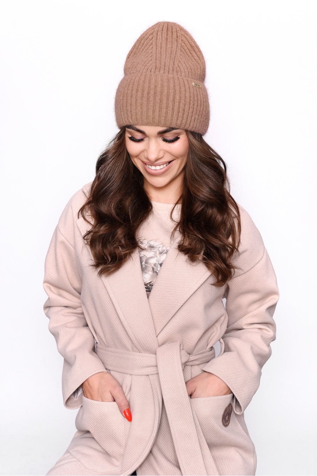 CZAPKA DAMSKA Z WYWINIĘCIEM P031