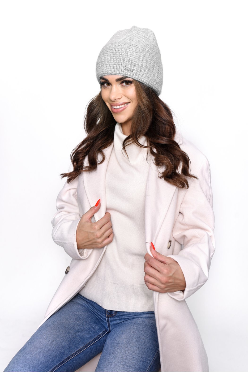 CZAPKA DAMSKA Z POZIOMYM PRZEROBIEMIEM P032