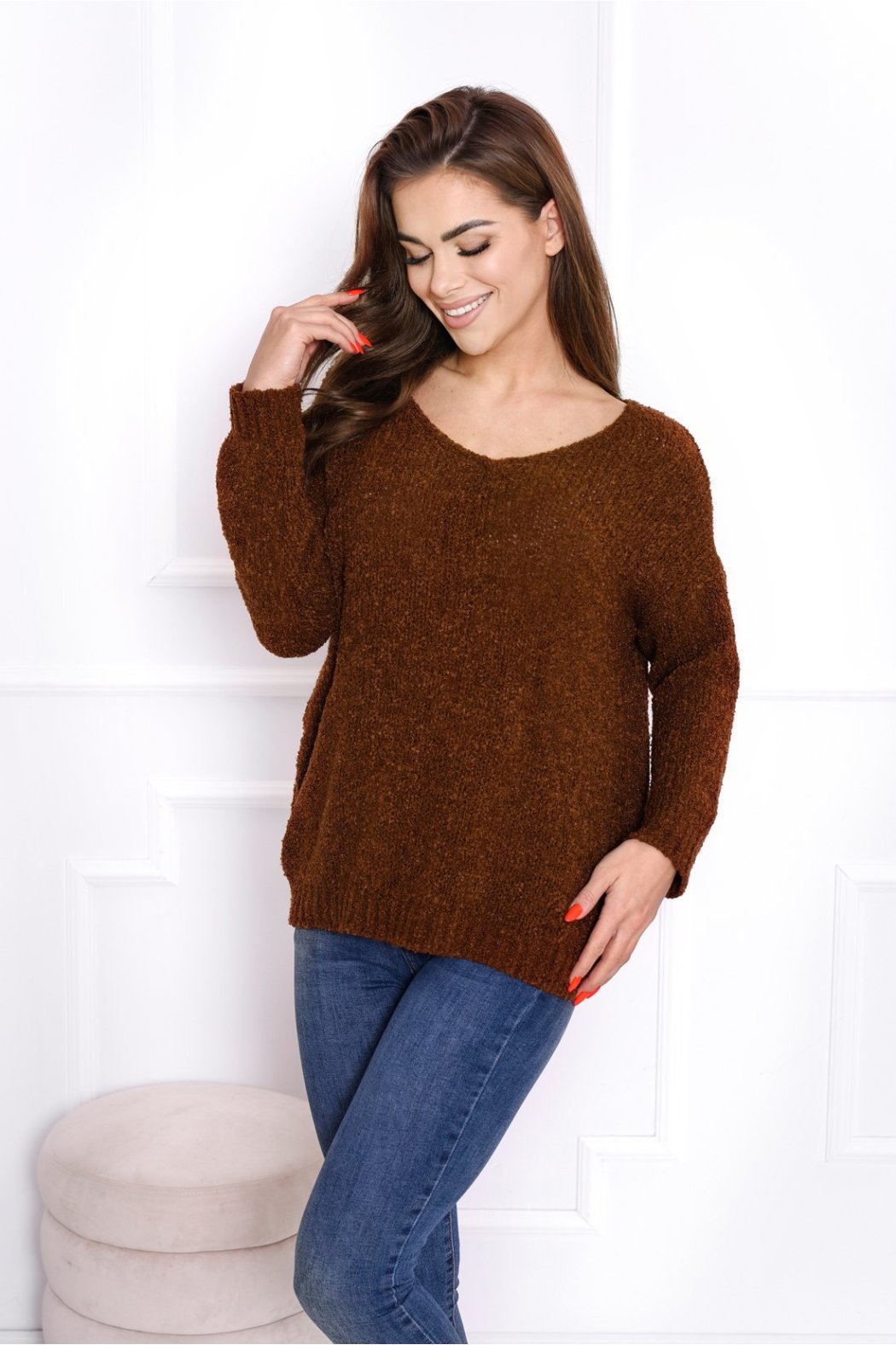 SWETER DAMSKI Z DEKOLTEM W...