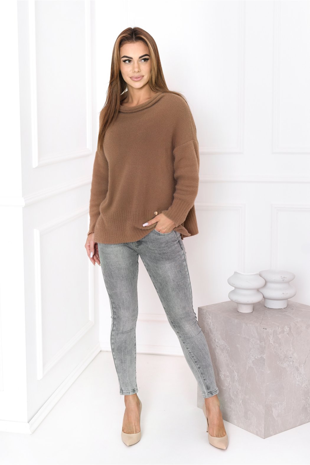 SWETER DAMSKI Z DŁUGIM...