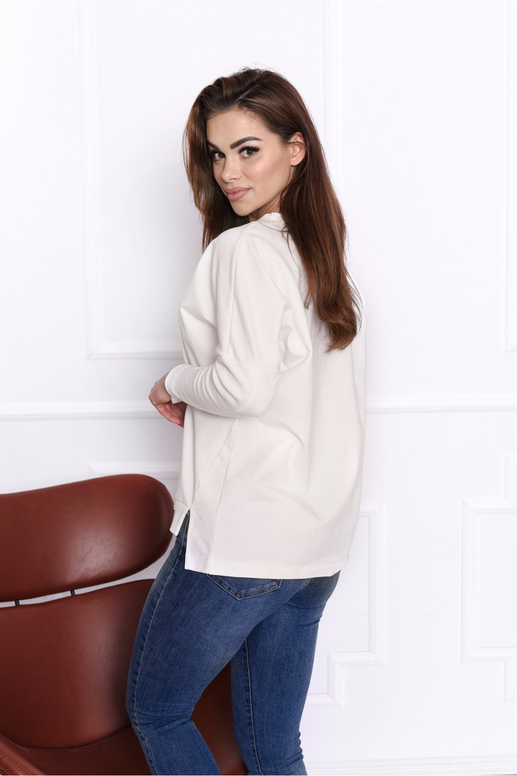 BLUZA DAMSKA Z ROZCIĘCIAMI...