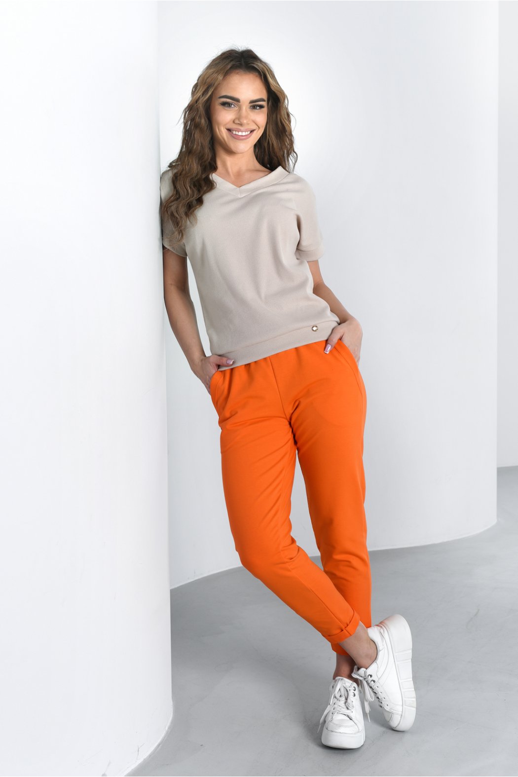 BLUZKA DAMSKA Z KRÓTKIM...