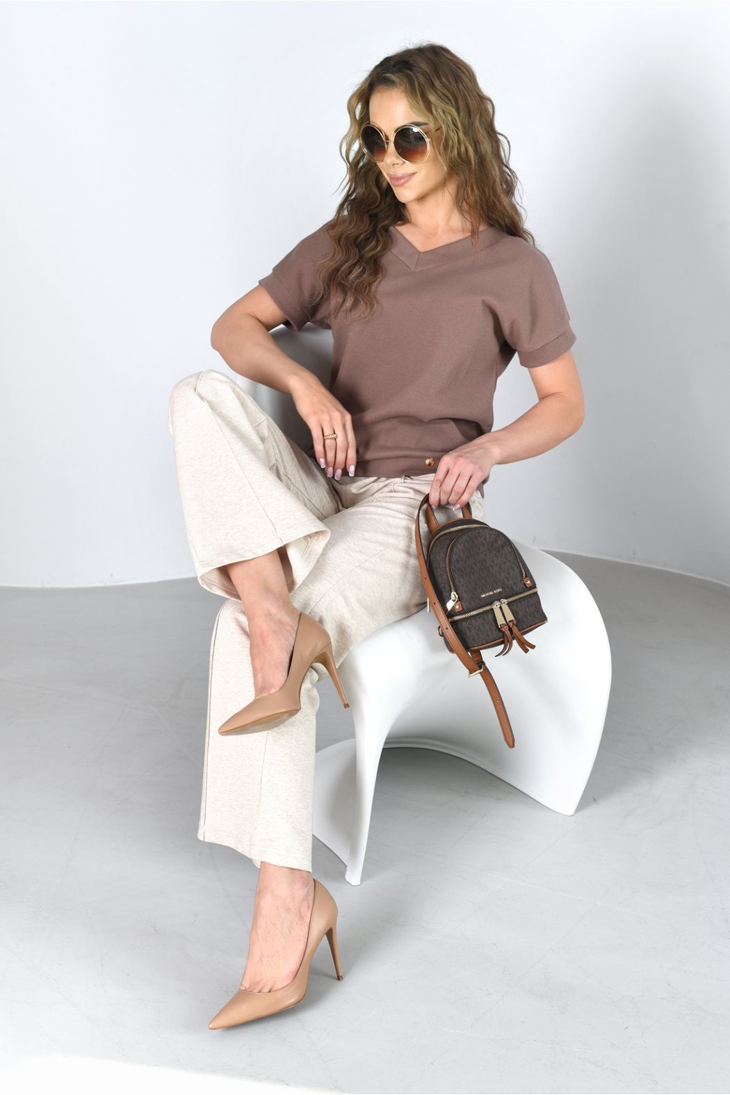 BLUZKA DAMSKA Z KRÓTKIM...