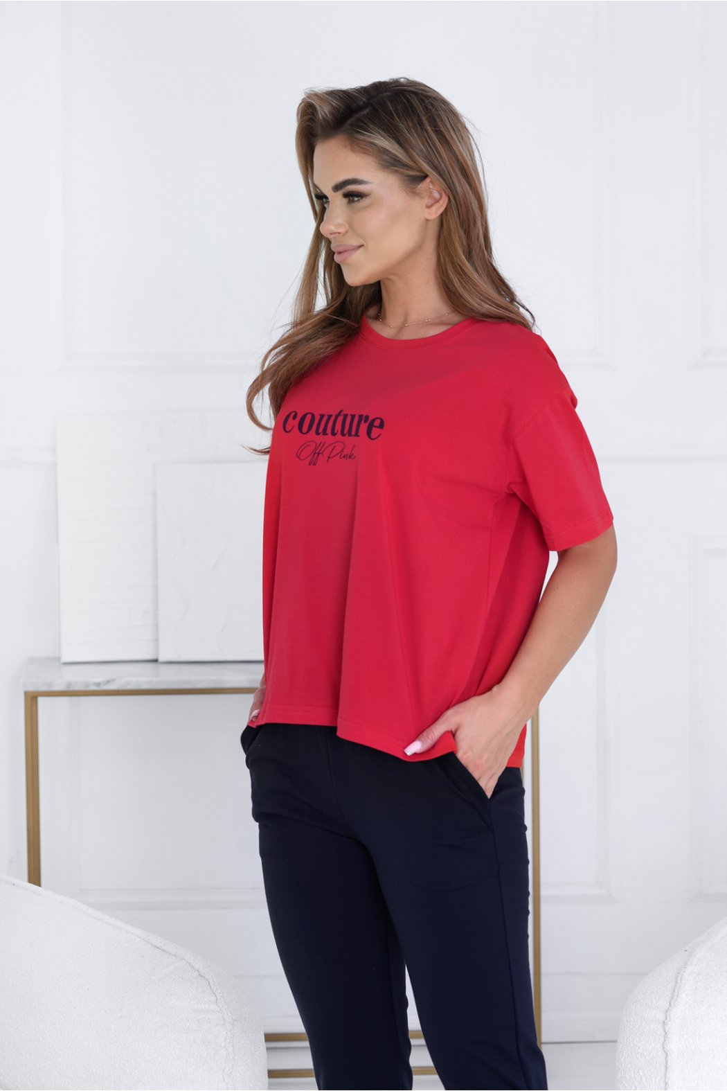 BAWEŁNIANY BASICOWY T-SHIRT DAMSKI OVERSIZE Z KRÓTKIM RĘKAWEM COUTURE