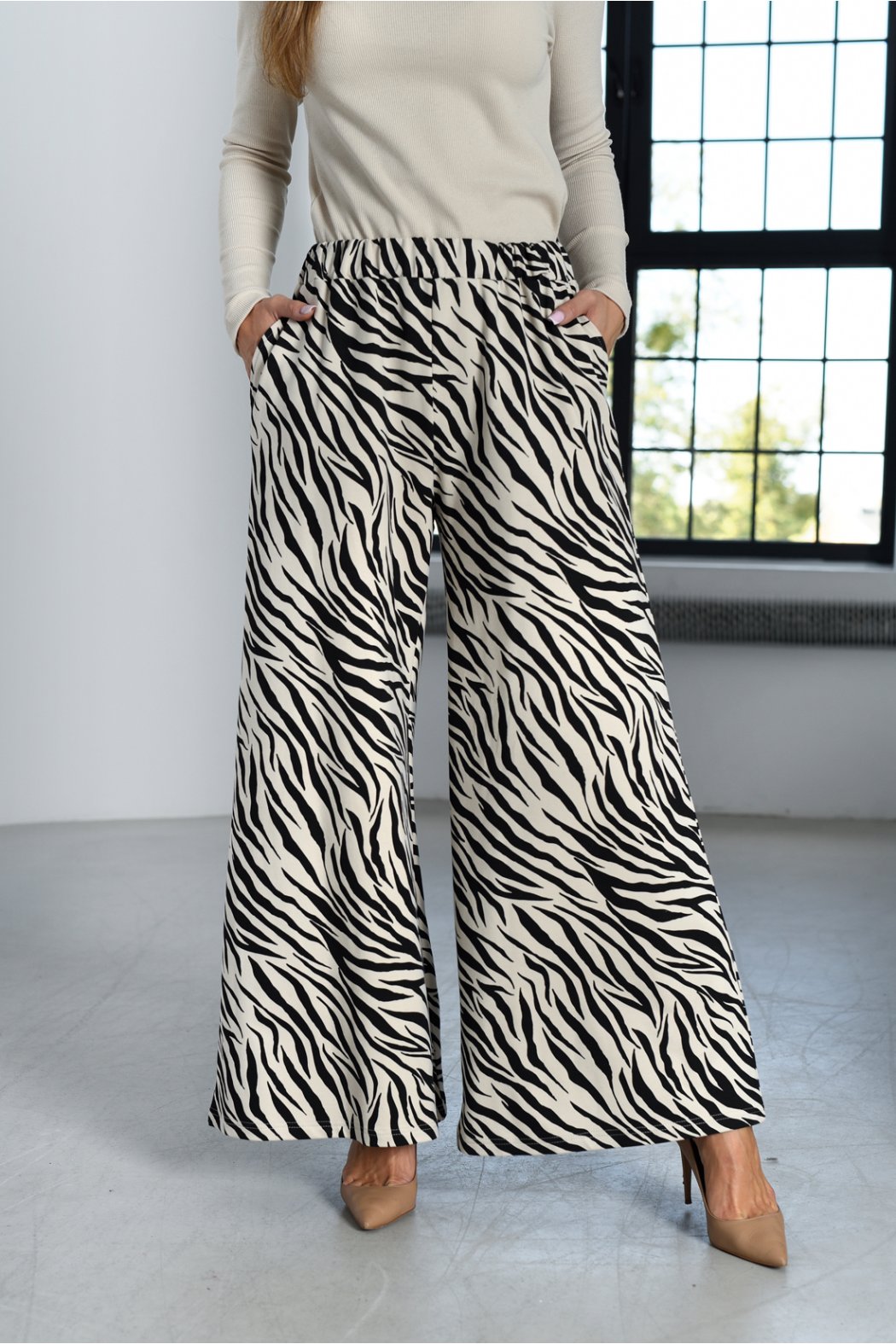 SPODNIE DAMSKIE Z SZEROKIMI...