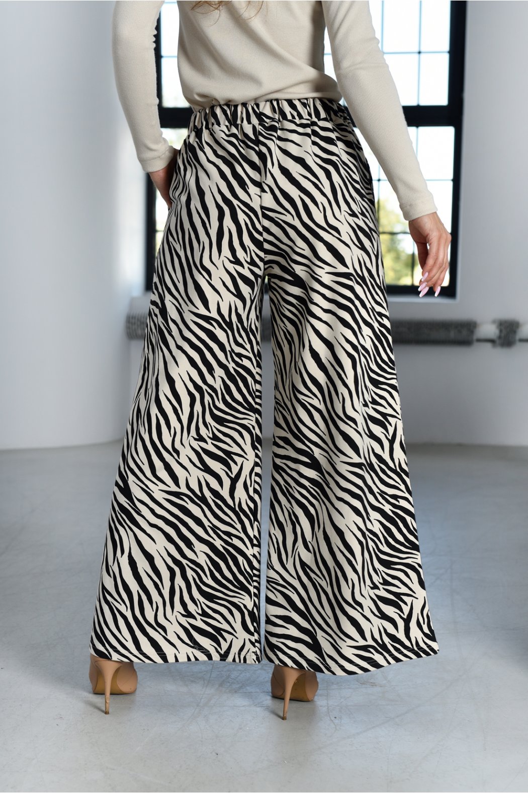 SPODNIE DAMSKIE Z SZEROKIMI NOGAWKAMI - PANTERKA