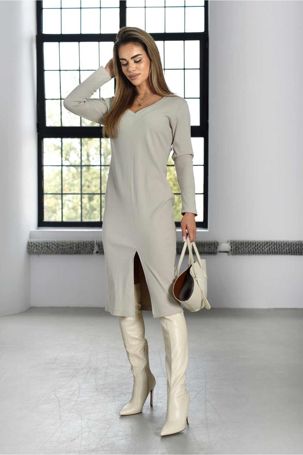 SUKIENKA MIDI Z PRĄŻKA -...