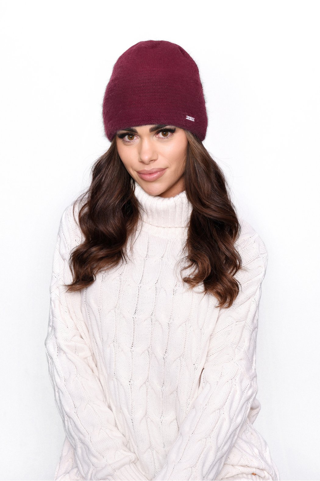 CZAPKA DAMSKA Z POZIOMYM...