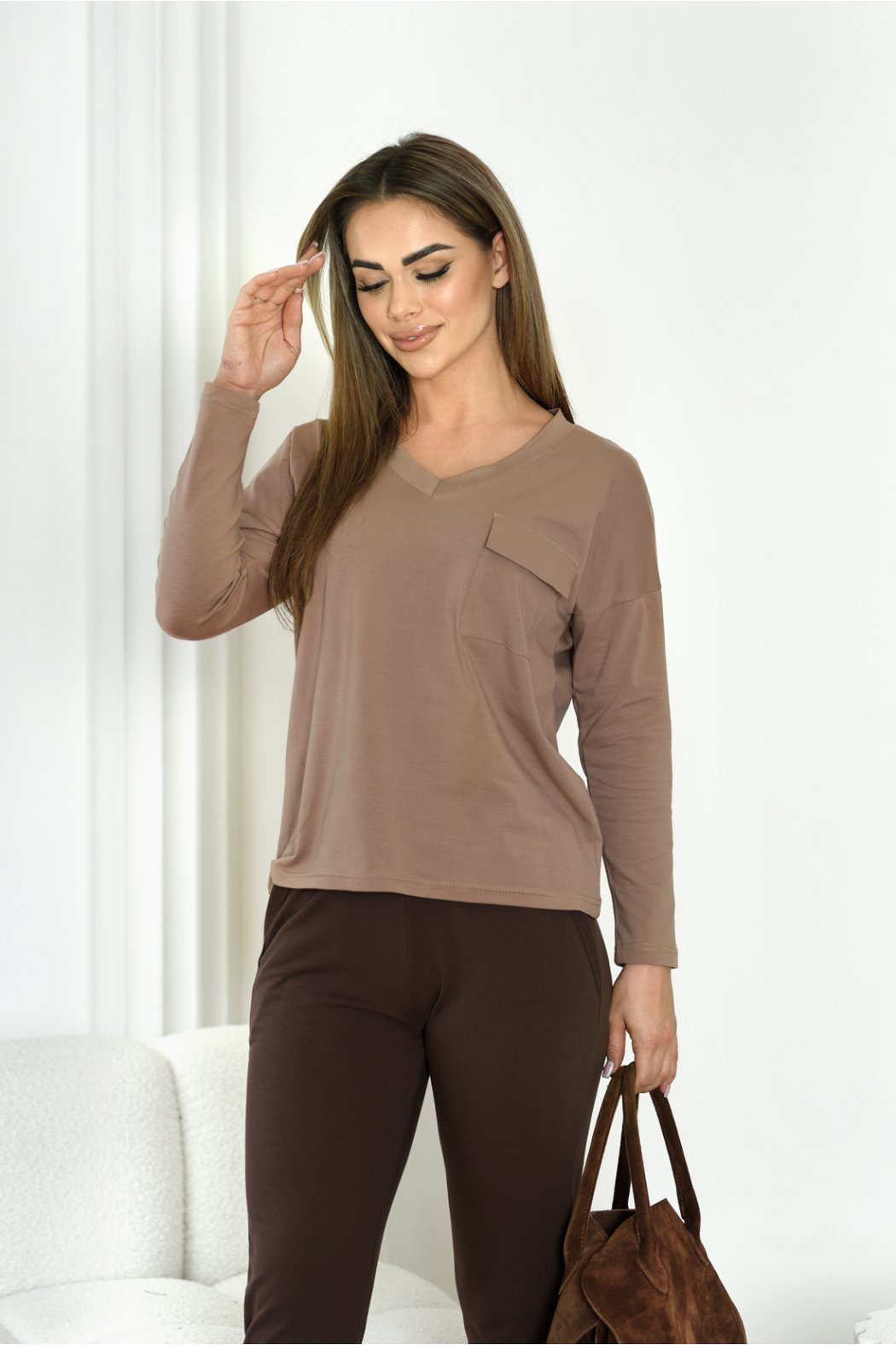 BLUZKA DAMSKA Z DŁUGIM...