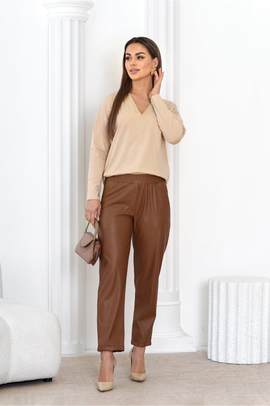 BLUZKA DAMSKA Z DŁUGIM RĘKAWEM I DEKOLTEM W SEREK - CLAIRE