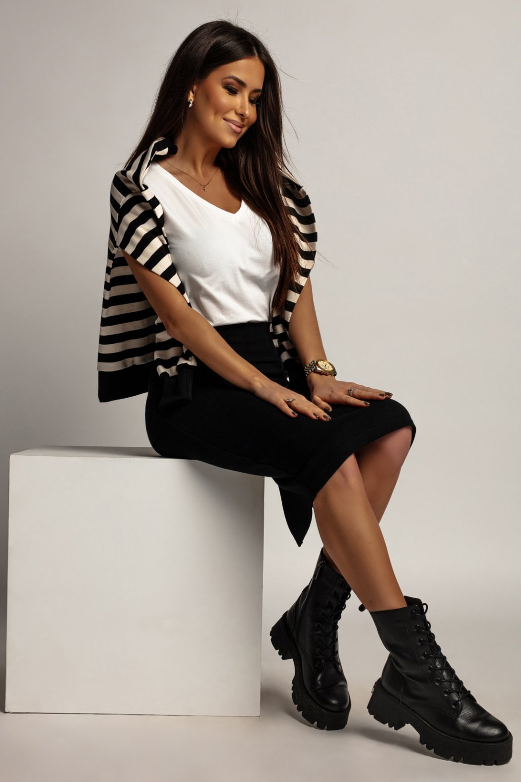 OŁÓWKOWA MIDI SPÓDNICA PRĄŻEK