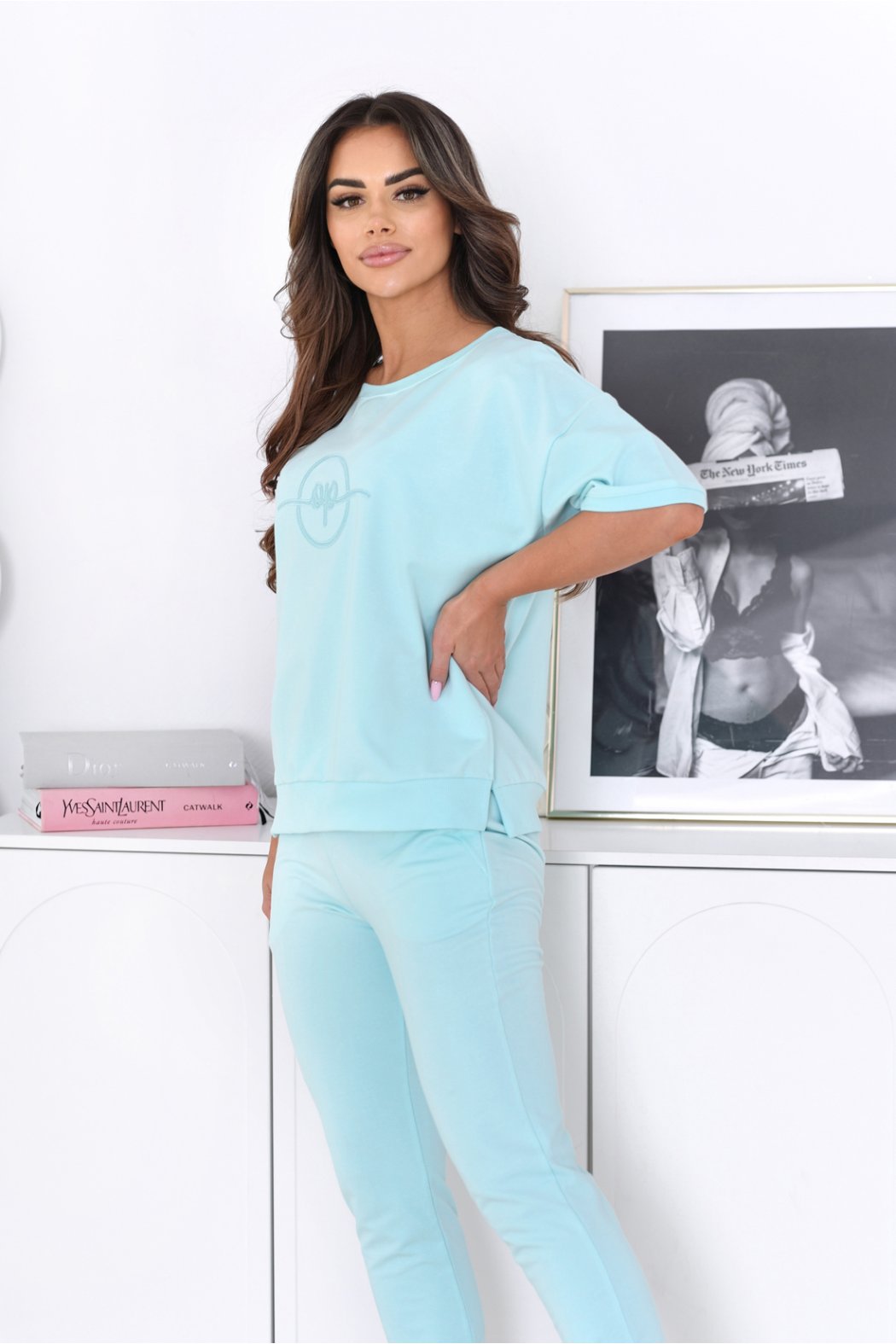 BLUZA DAMSKA Z KRÓTKIM...