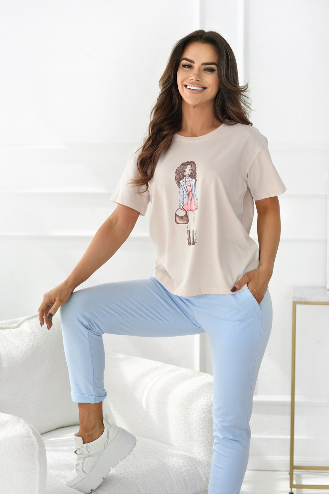 T-SHIRT DAMSKI Z NADRUKIEM...