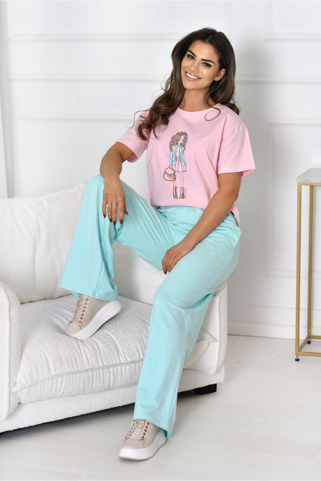 T-SHIRT DAMSKI Z NADRUKIEM...