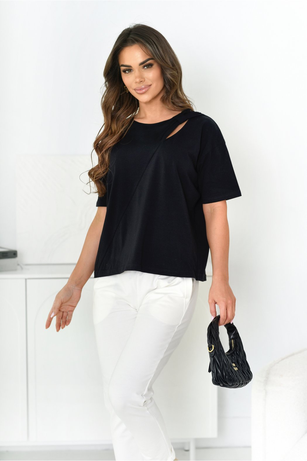 BLUZKA DAMSKA Z KRÓTKIM...