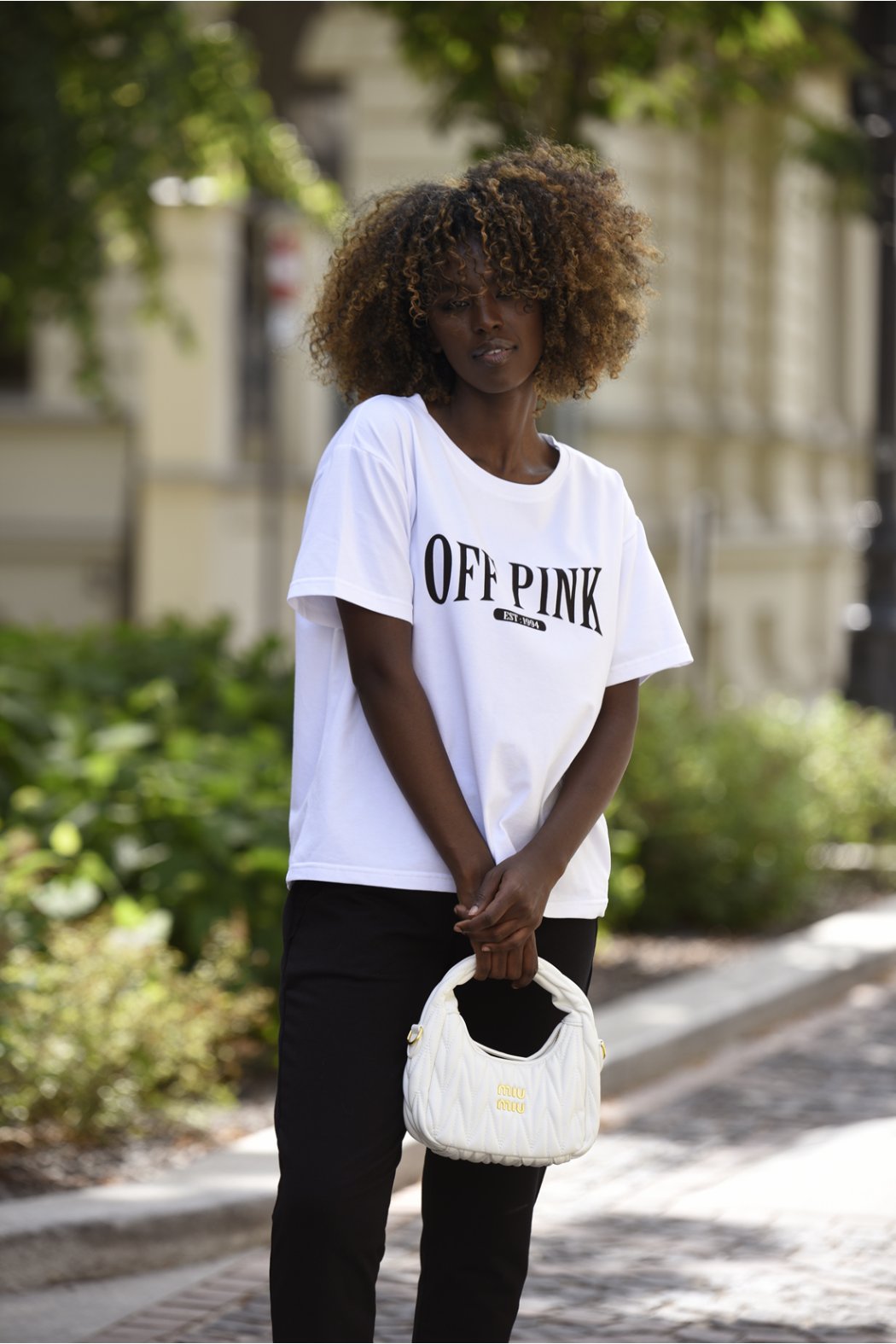 T-SHIRT DAMSKI BAWEŁNIANY Z NAPISEM - SAONA