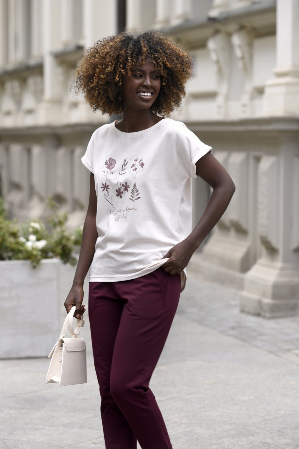 BLUZKA DAMSKA Z KRÓTKIM...