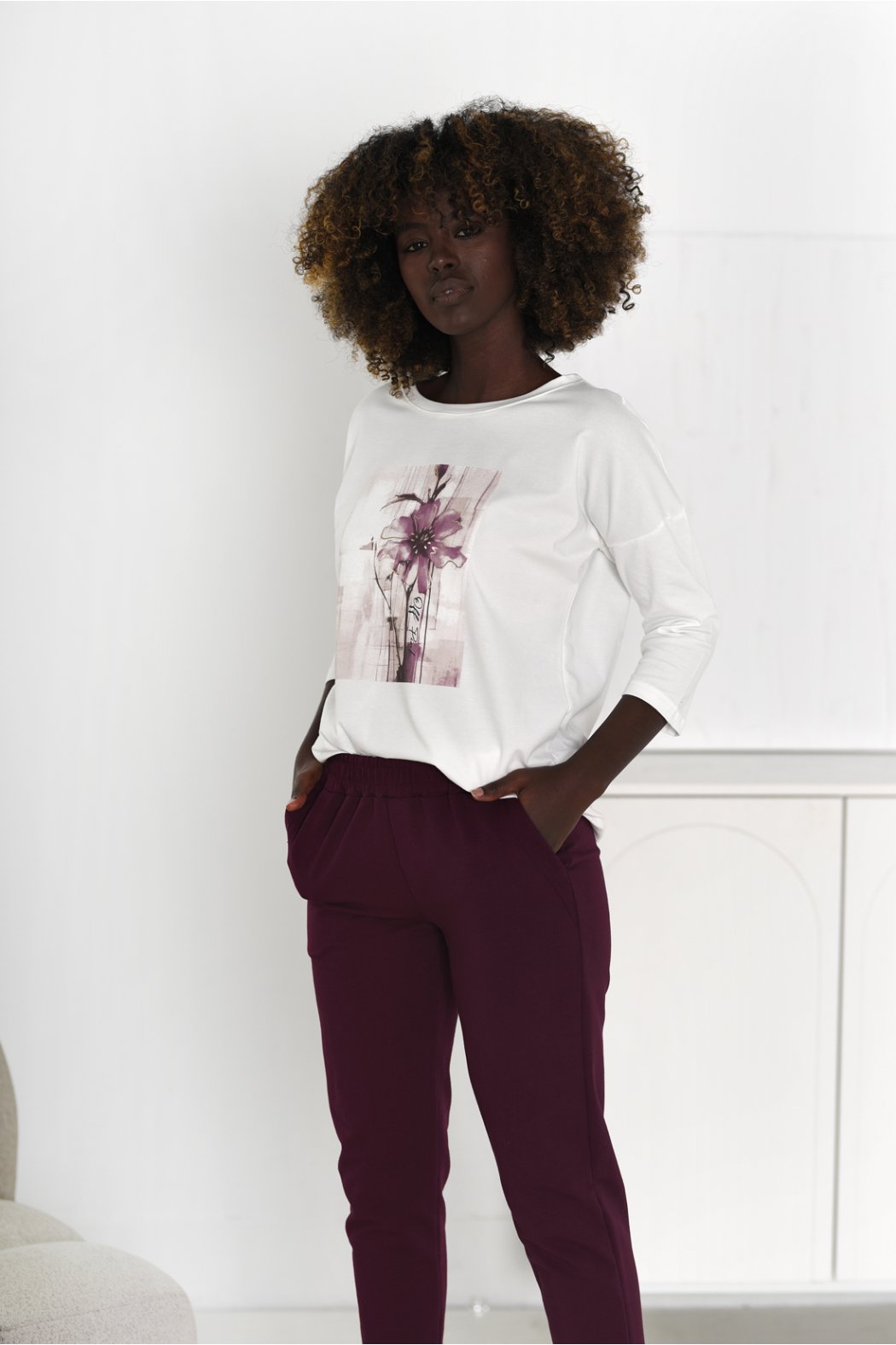 BLUZKA DAMSKA Z NADRUKIEM...