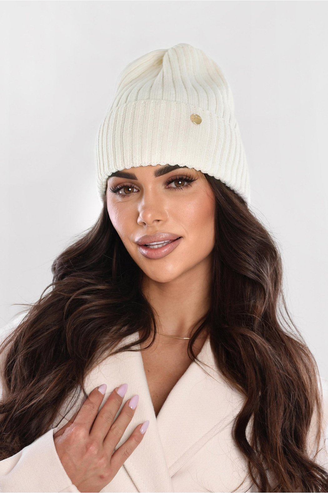 CZAPKA DAMSKA Z WEŁNY...