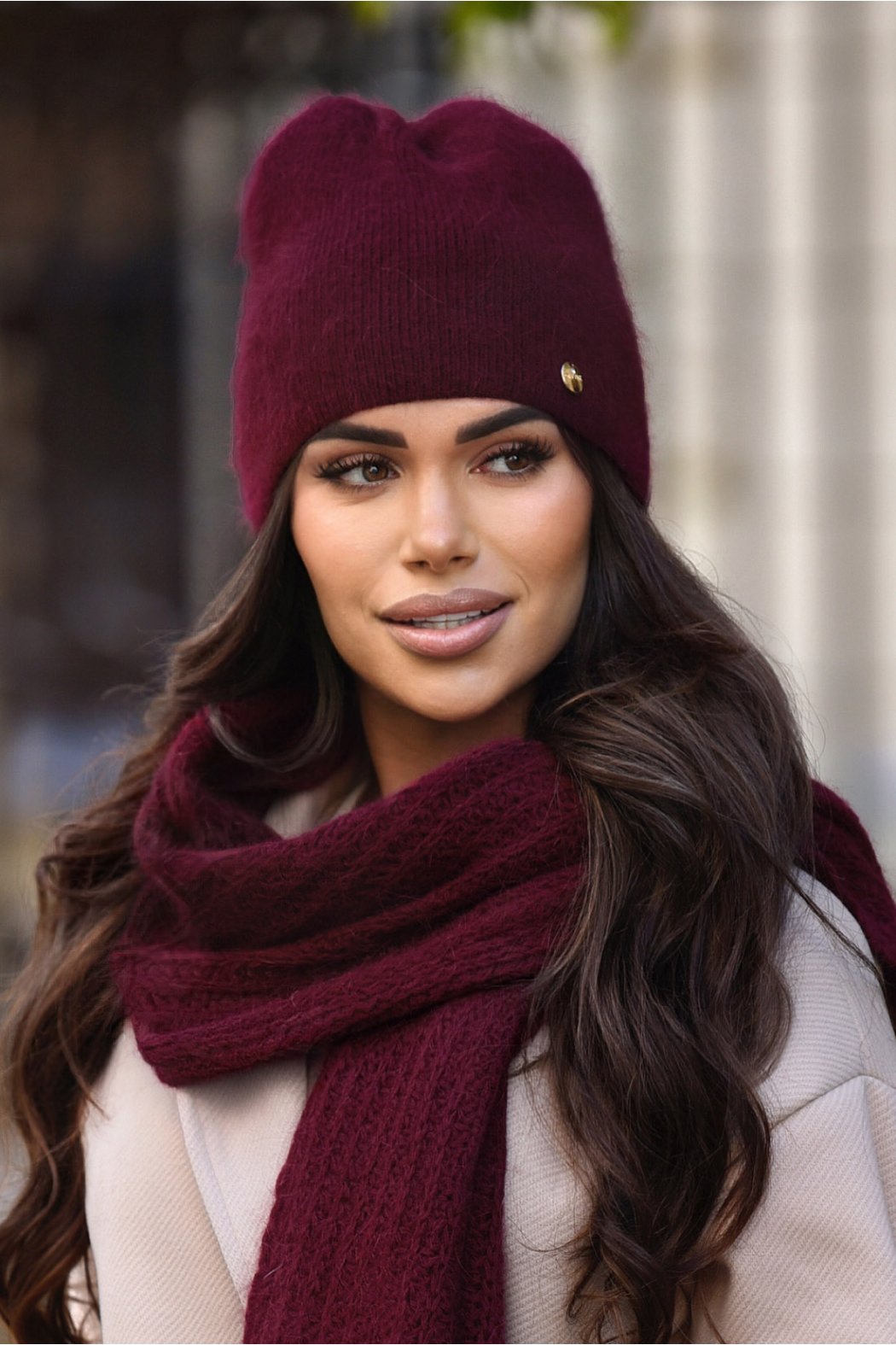 CZAPKA DAMSKA Z DODATKIEM...