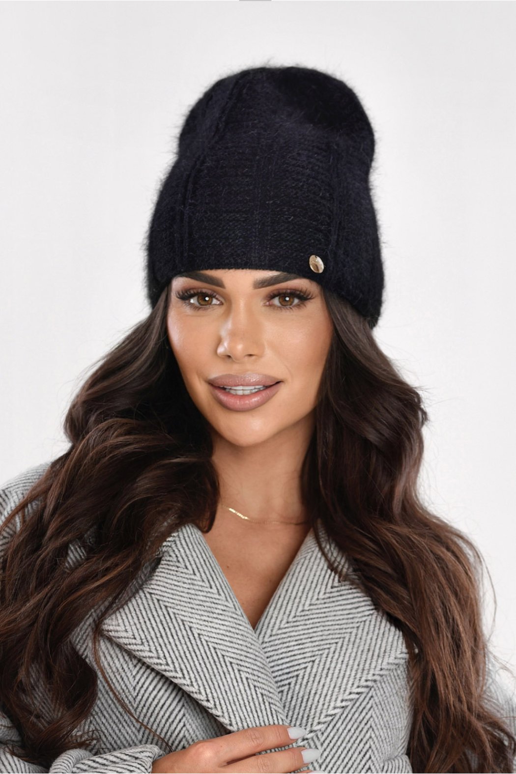 CZAPKA DAMSKA Z DODATKIEM...