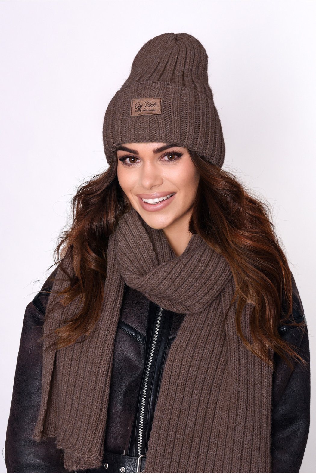 CZAPKA DAMSKA P006 - Czekolada