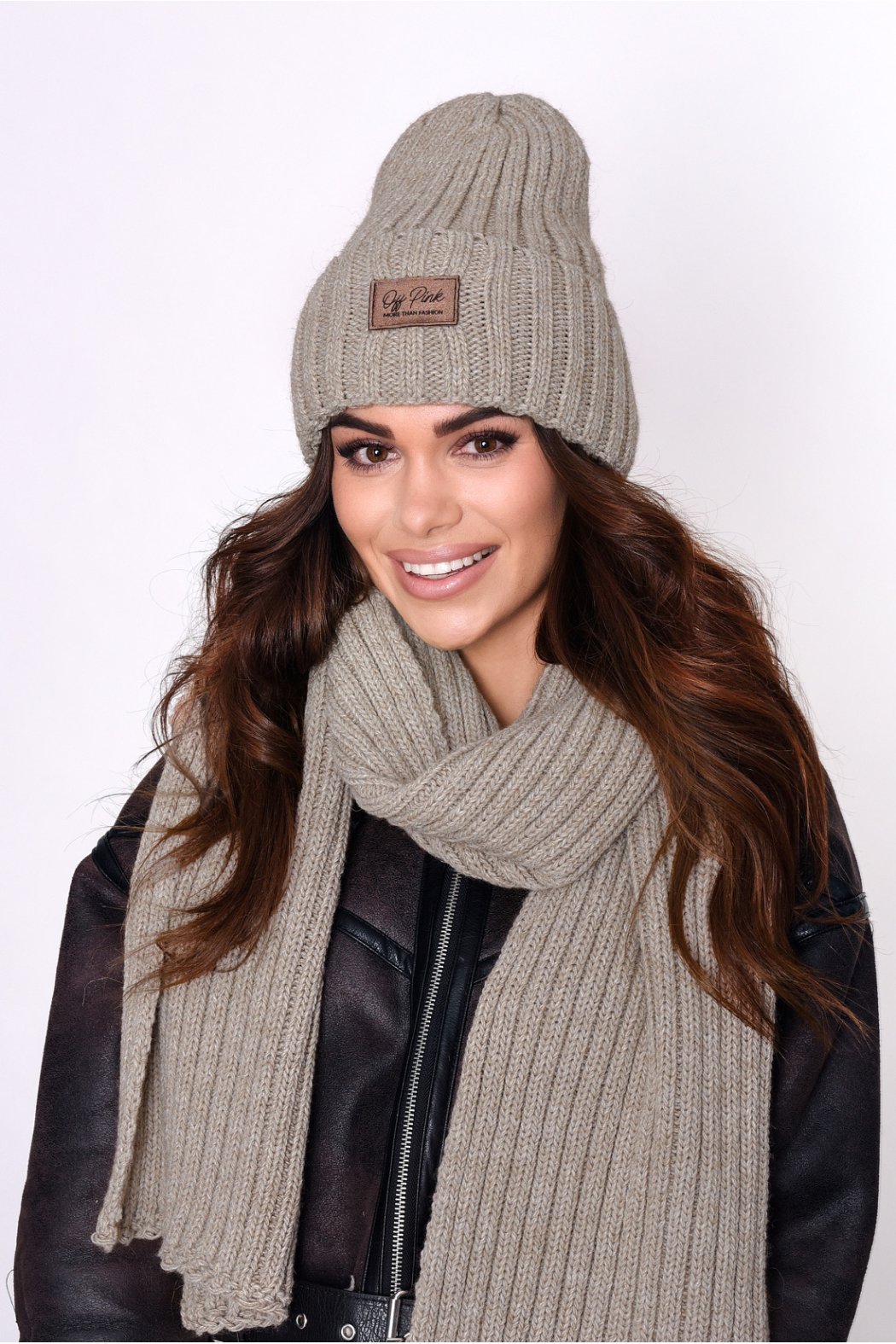 CZAPKA DAMSKA P006 - Jasny...