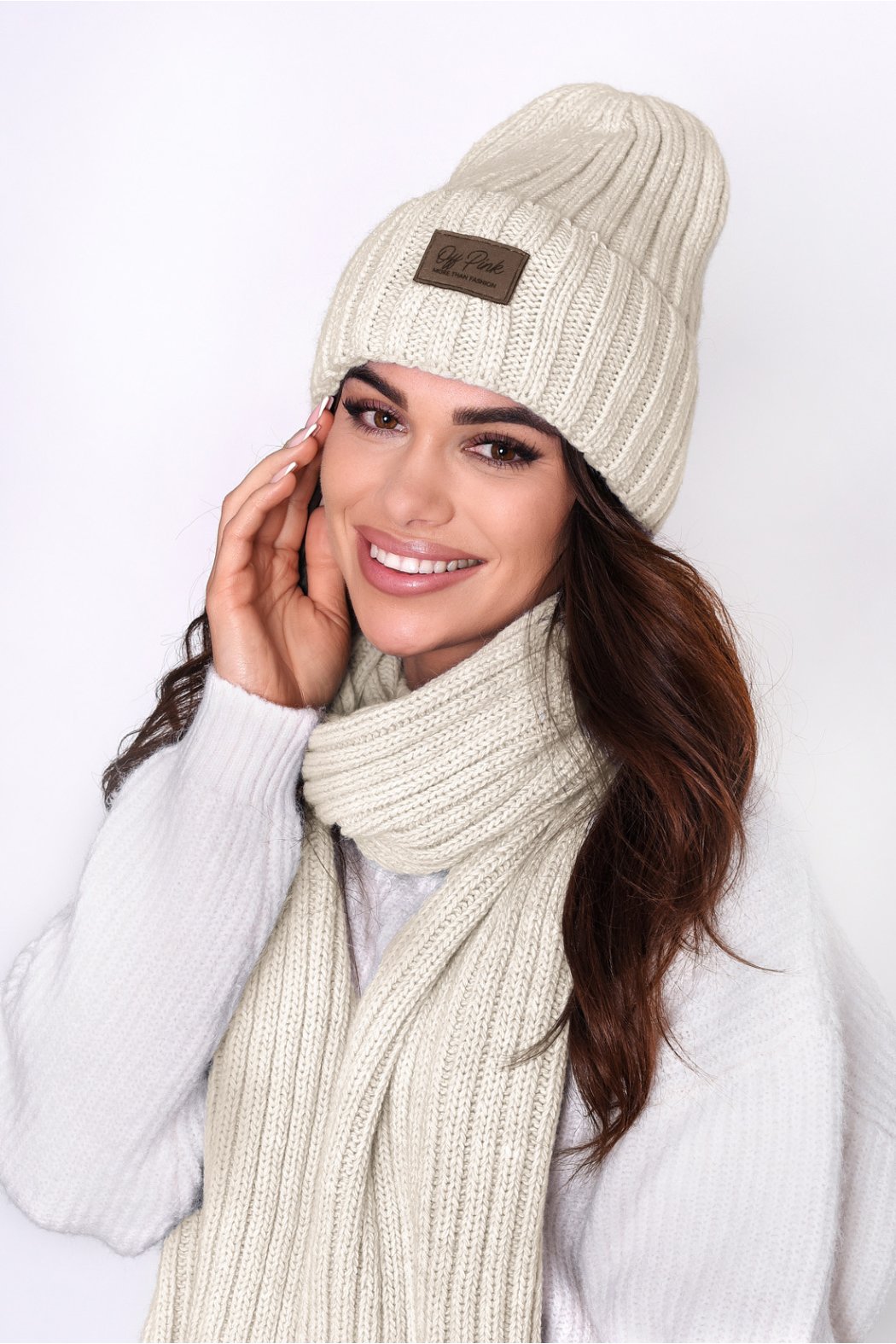 CZAPKA DAMSKA P006 - Śmietana