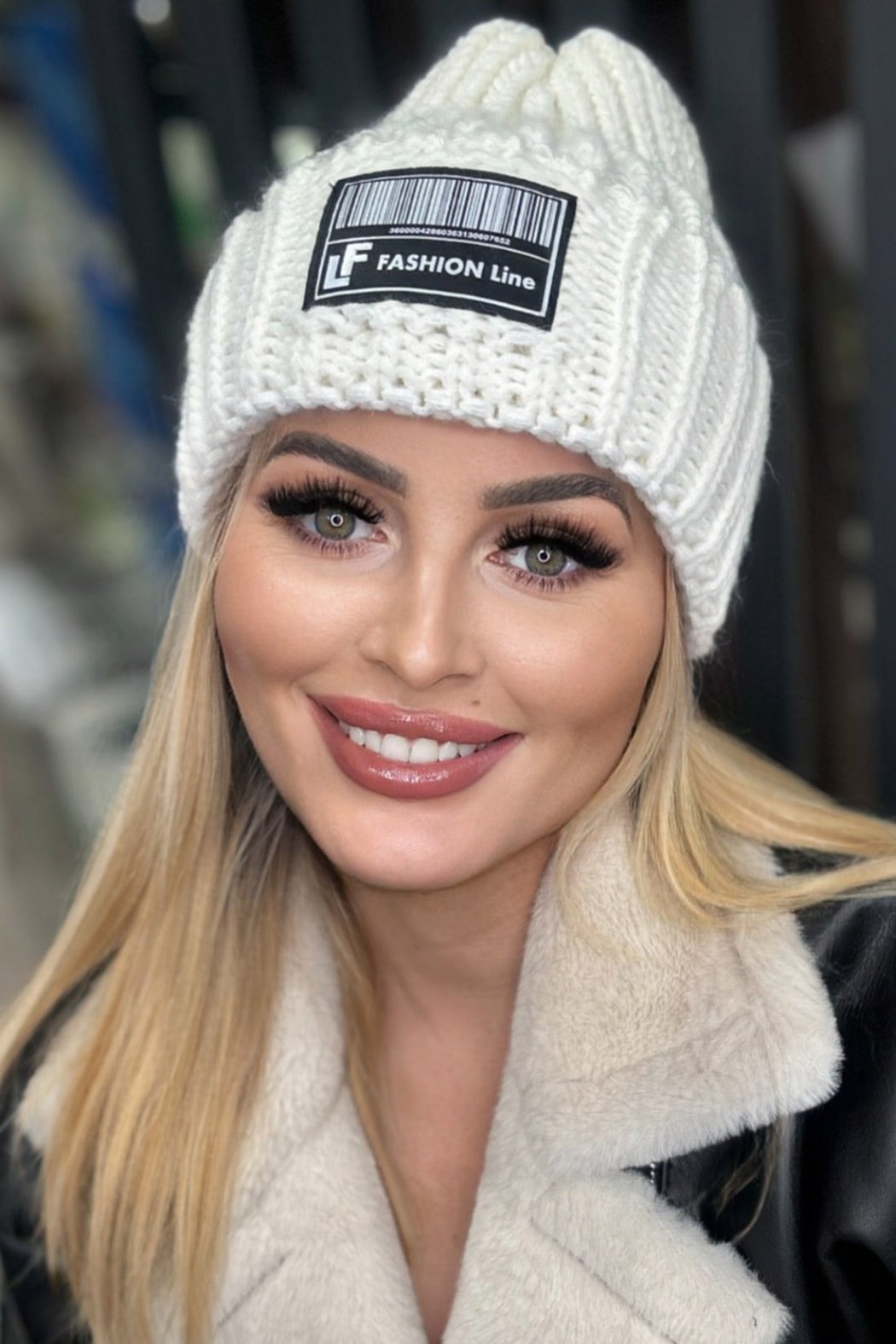 CZAPKA DAMSKA Z WYWINIĘCIEM...