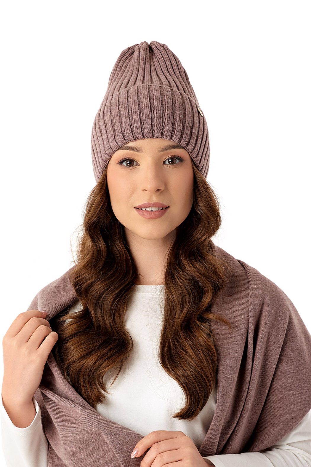 CZAPKA DAMSKA Z WYWINIĘCIEM...