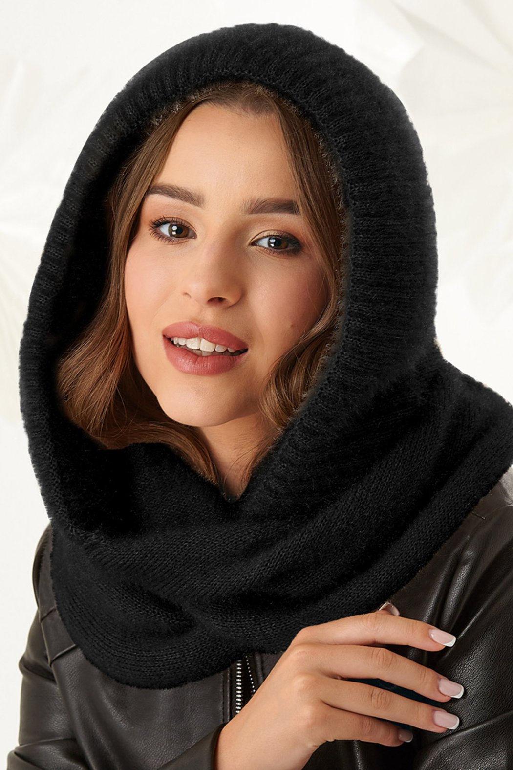 KOMIN Z KAPTUREM DAMSKI...