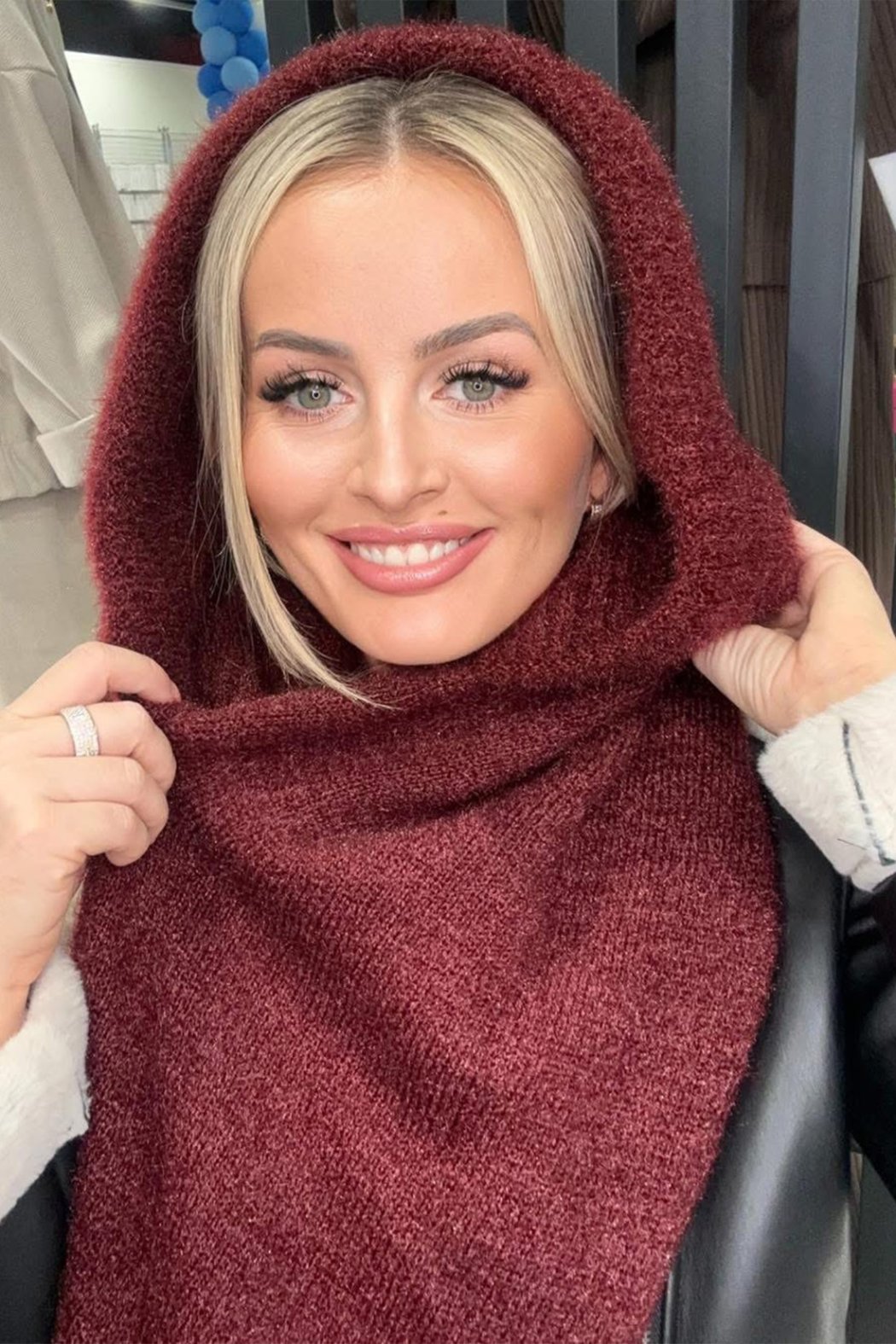 KOMIN Z KAPTUREM DAMSKI...