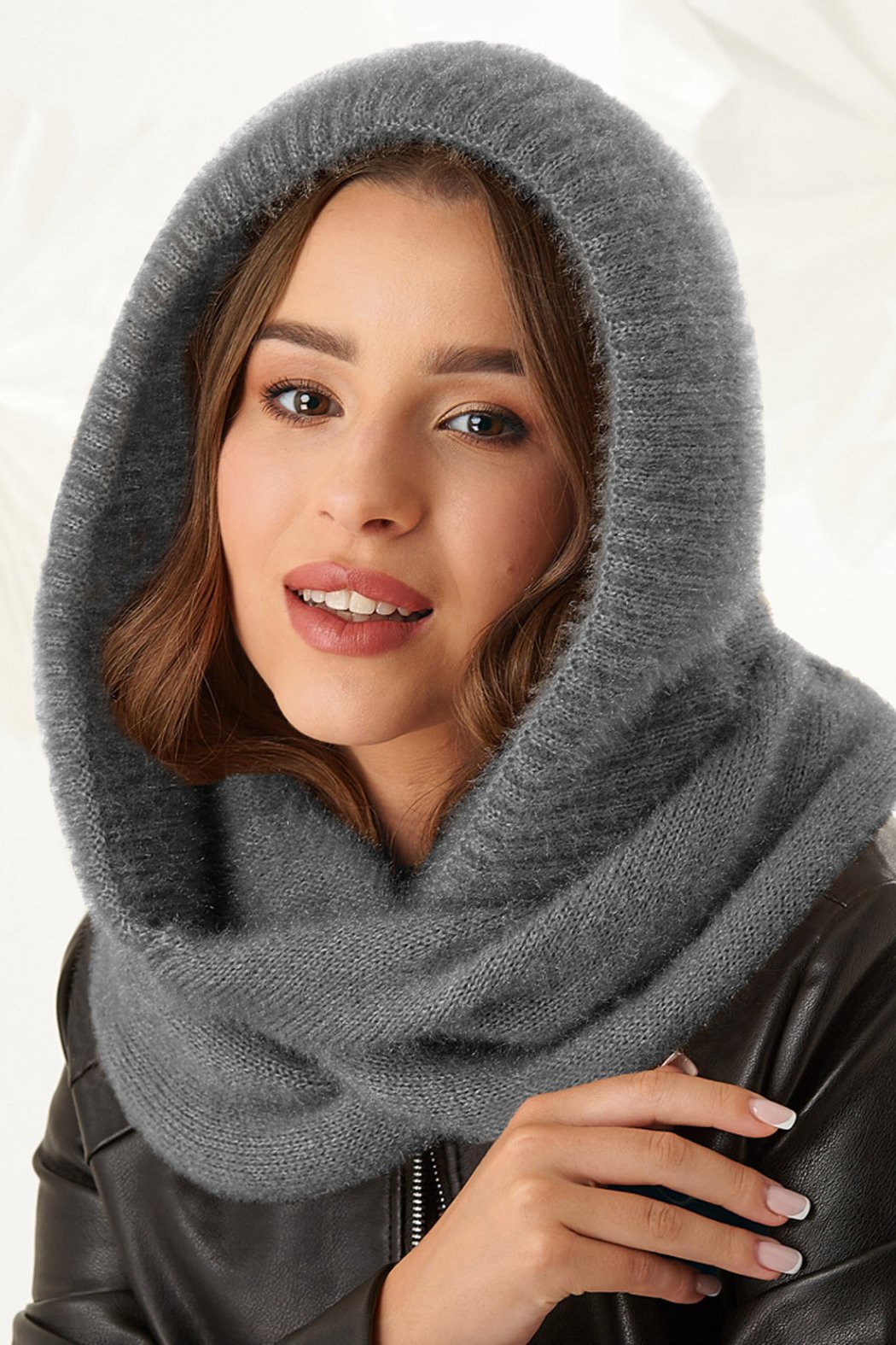 KOMIN Z KAPTUREM DAMSKI...