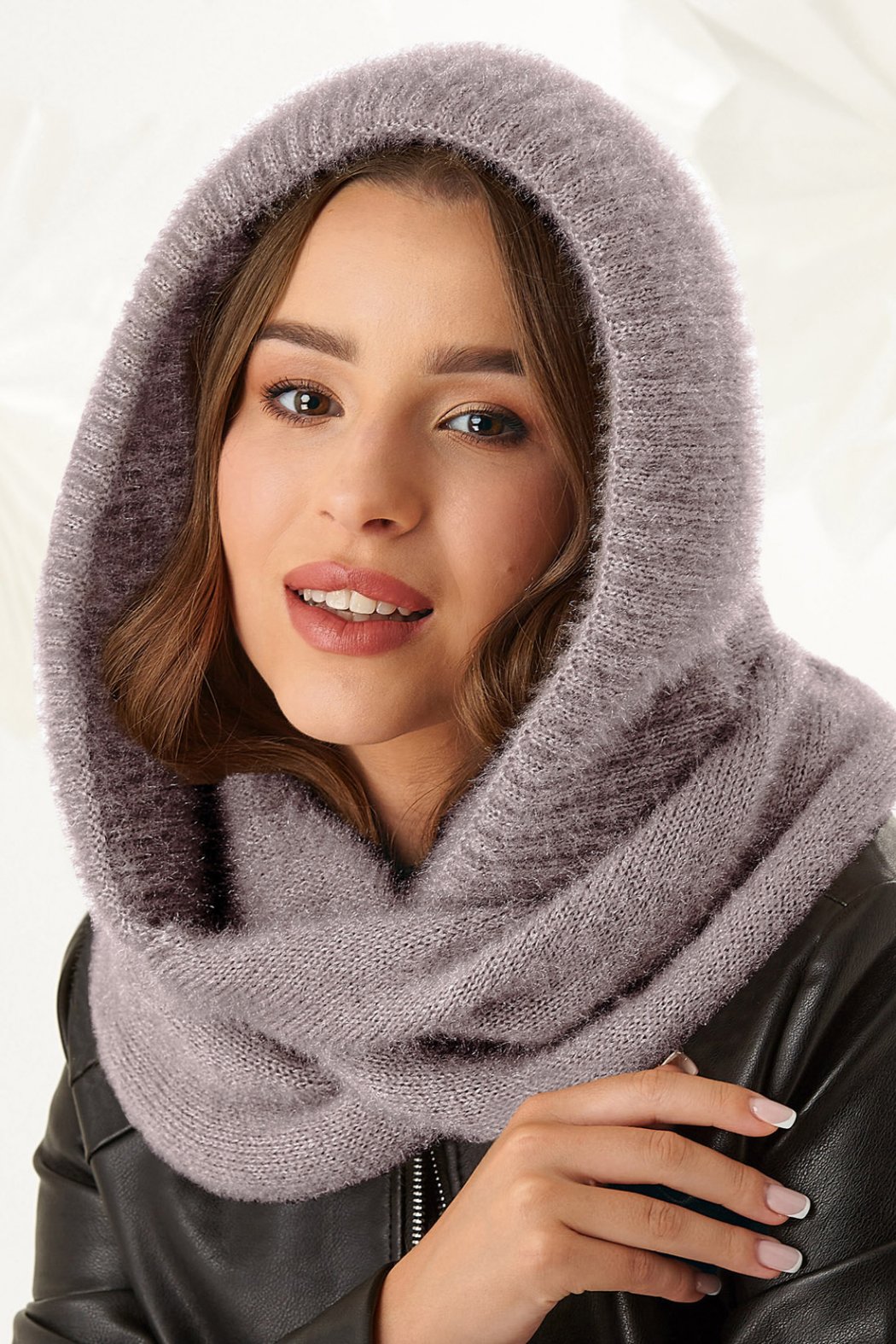 KOMIN Z KAPTUREM DAMSKI...