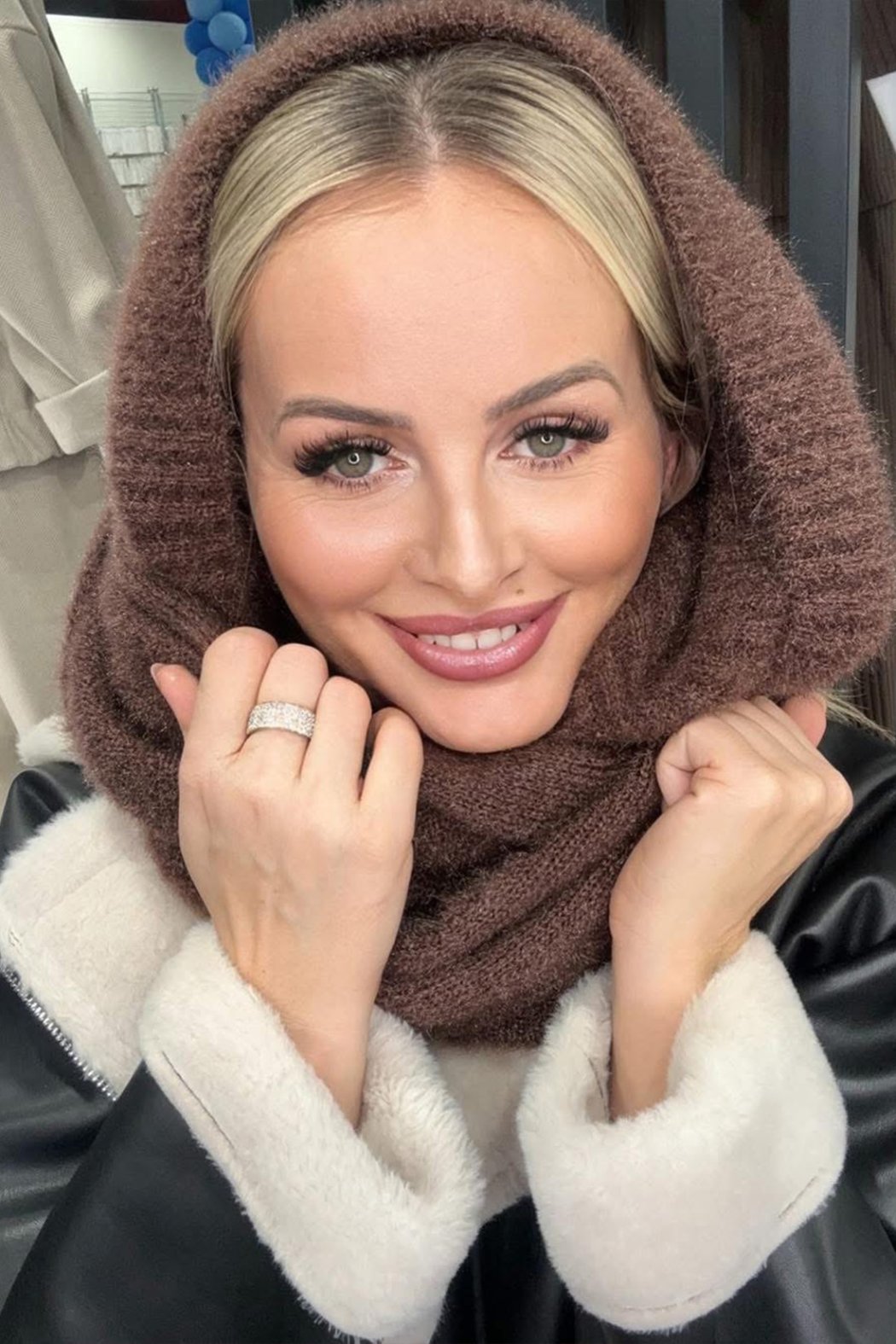 KOMIN Z KAPTUREM DAMSKI 48/495