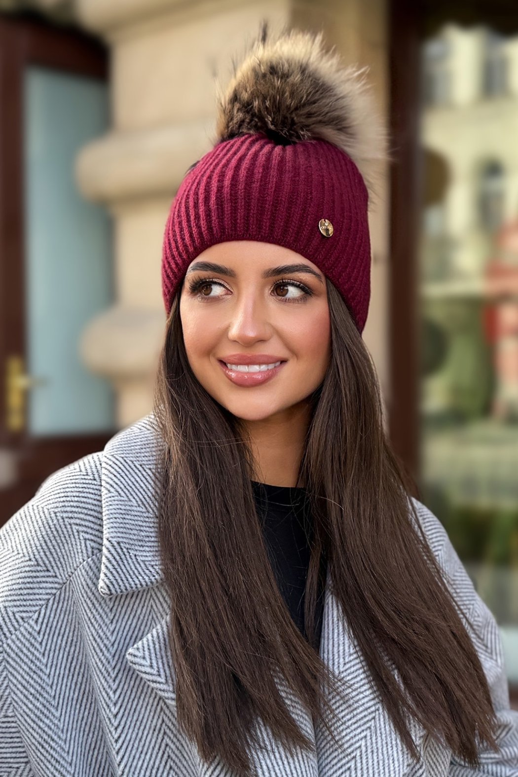 CZAPKA DAMSKA Z NATURALNYM...