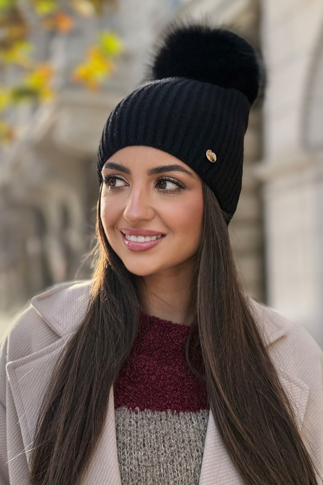 CZAPKA DAMSKA Z NATURALNYM...