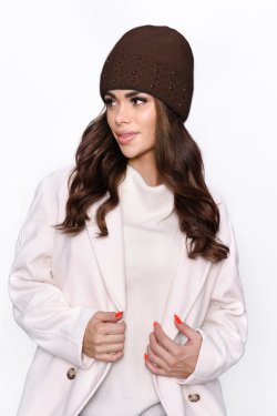 CZAPKA DAMSKA Z PEREŁKAMI P035