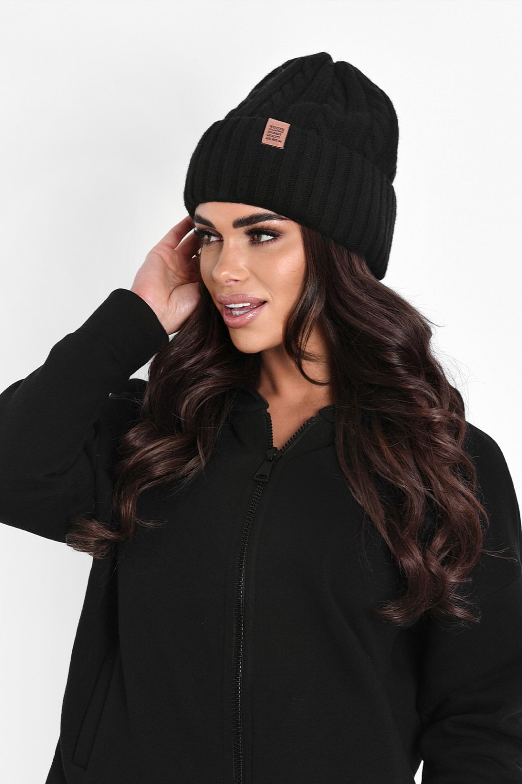 CZAPKA DAMSKA Z DODATKIEM...