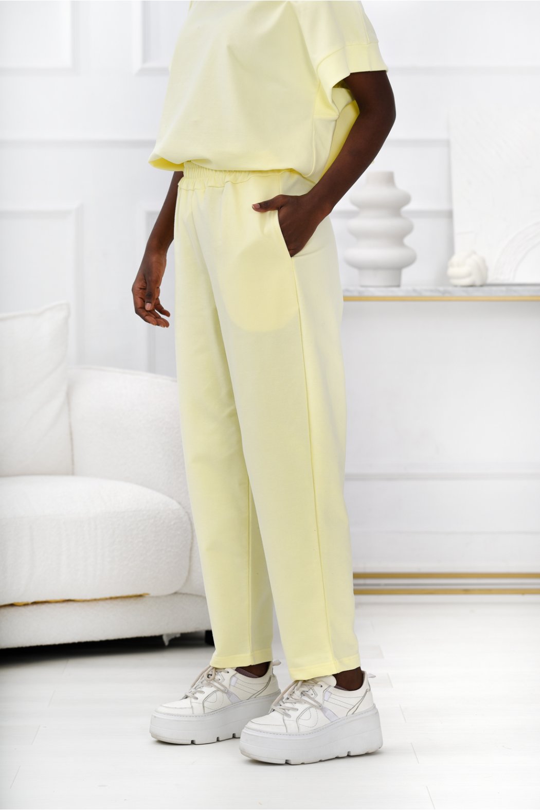 BAWEŁNIANE SPODNIE Z LUŹNĄ...