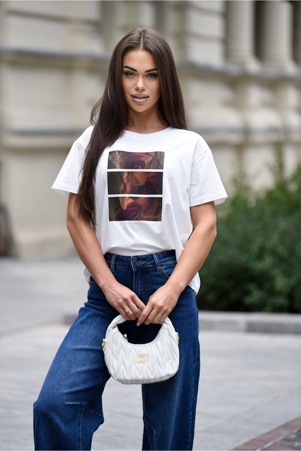 T-SHIRT Z NADRUKIEM ROMANCE