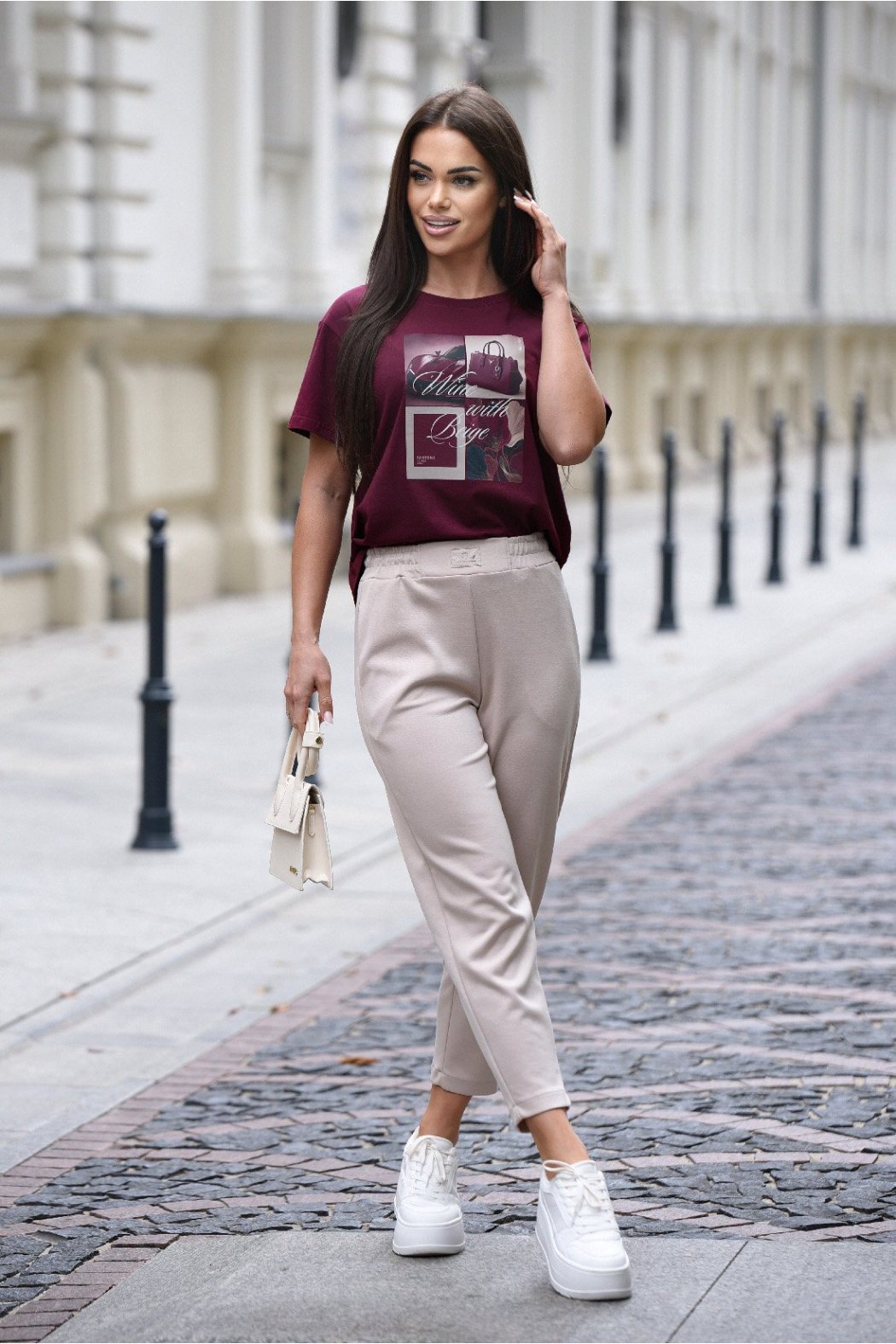 T-SHIRT Z NADRUKIEM MODERN MUSE