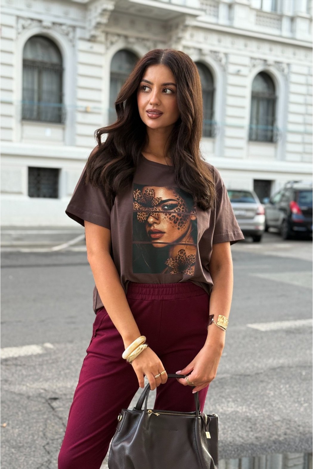 T-SHIRT Z NADRUKIEM AMAYA